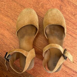 White Mountain Tan Sandals with Adjustable Straps